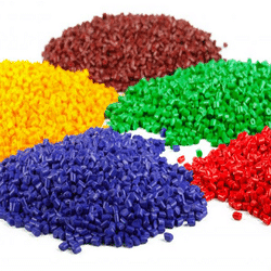 Manufacturing plastics: Injection-moulding and blowing of plastic materials